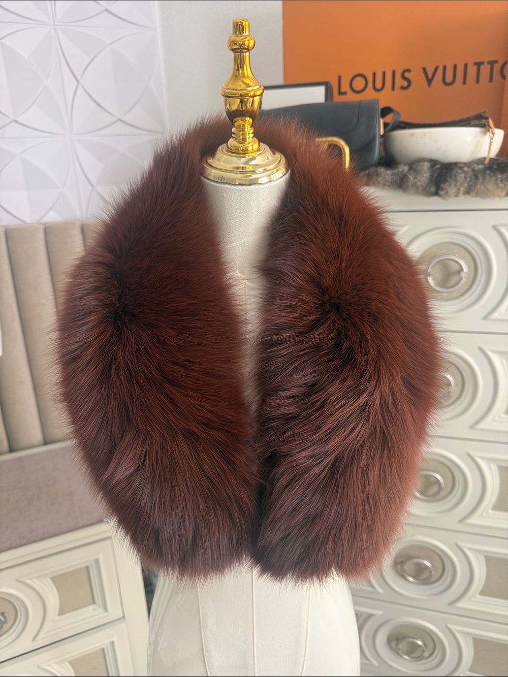 Saga fox fur scarf